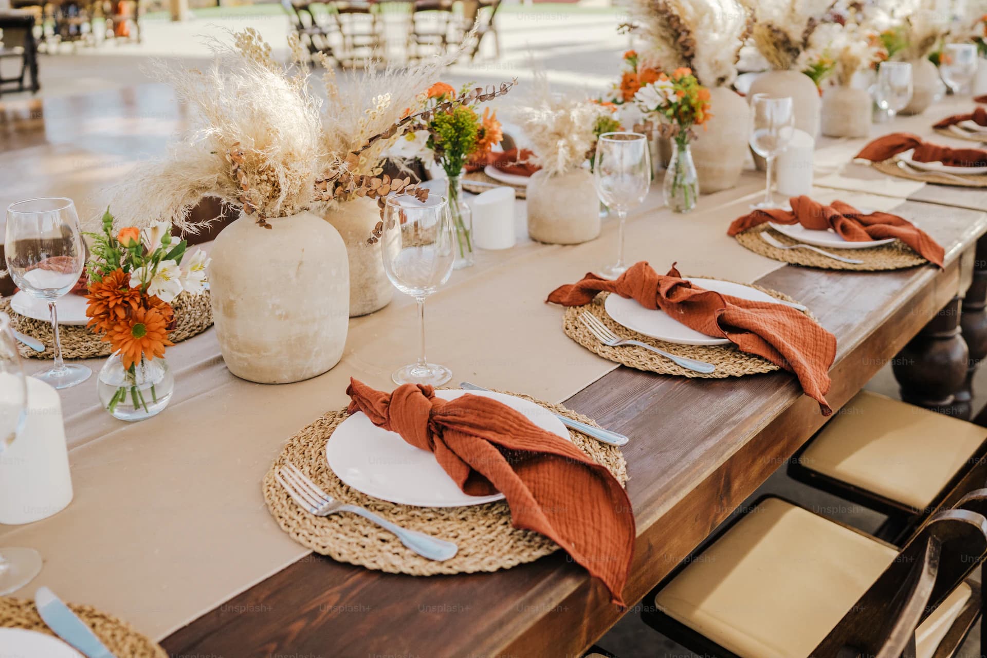 Mesa decorada para un evento familiar